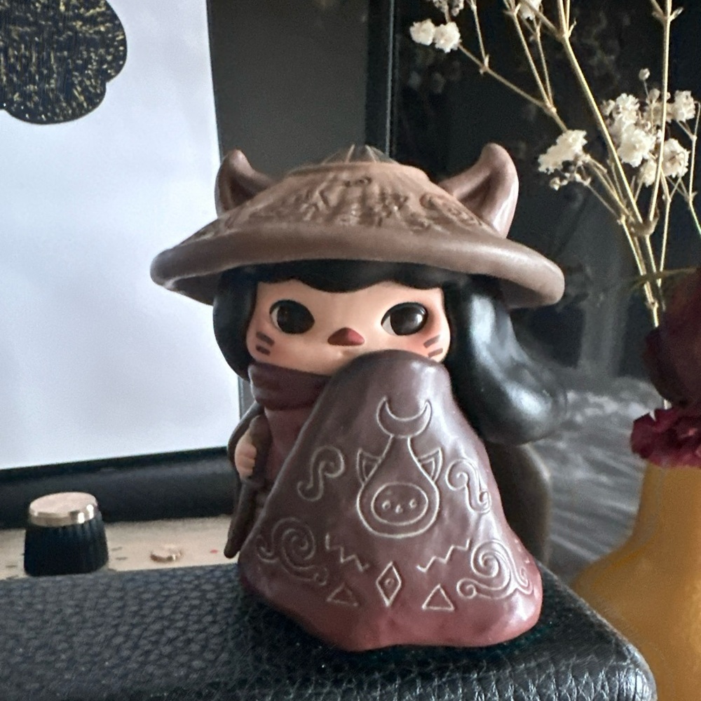 Popmart matchless 14th anniversary series. Serene traveler one